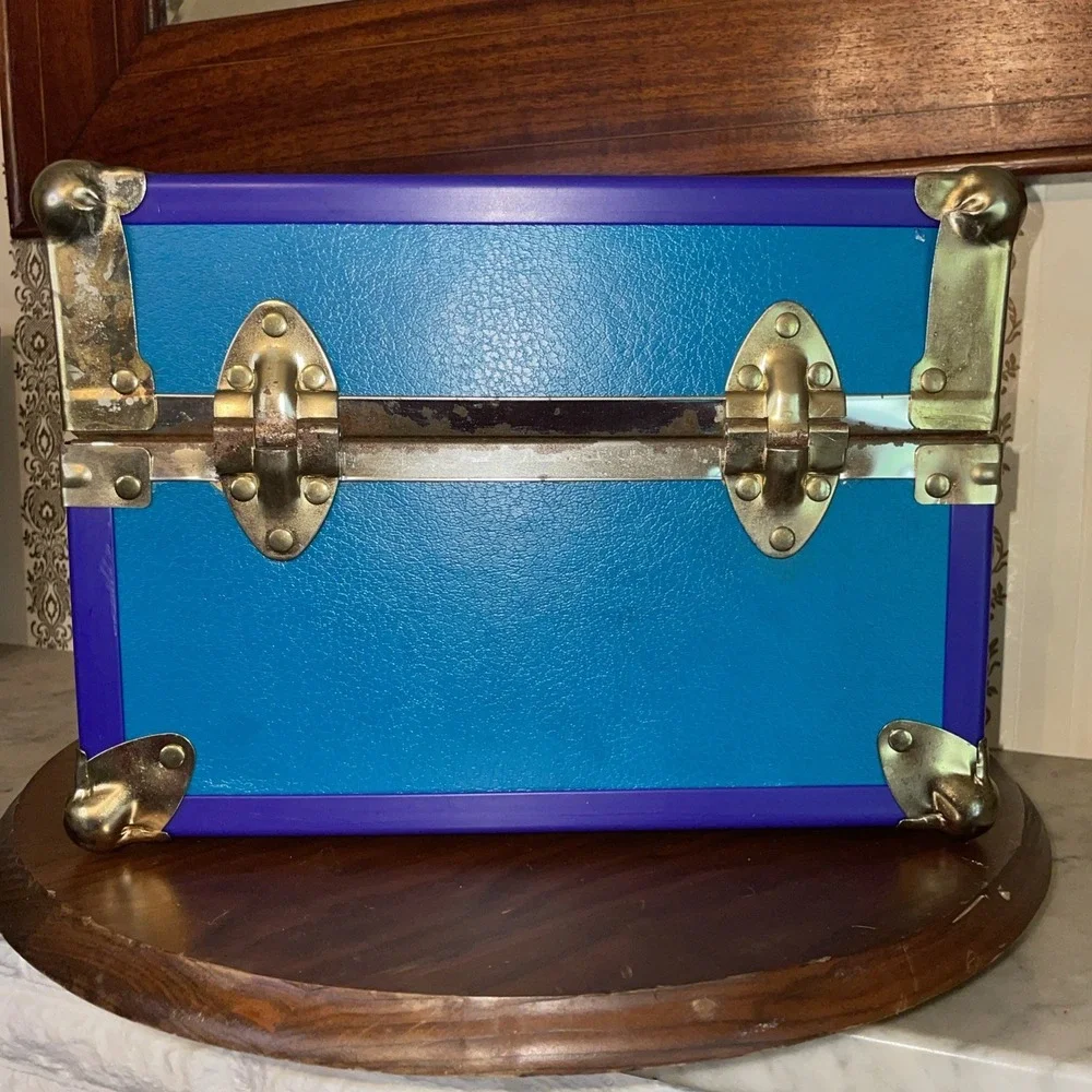 Vintage Medium Size Hard Side Trunk | Metal Latch & Corners | 12x 8.5 x 9in